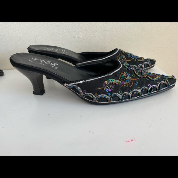 Year Yi Ai Er Sequence Beaded Miles Slides 35 - Picture 8 of 8